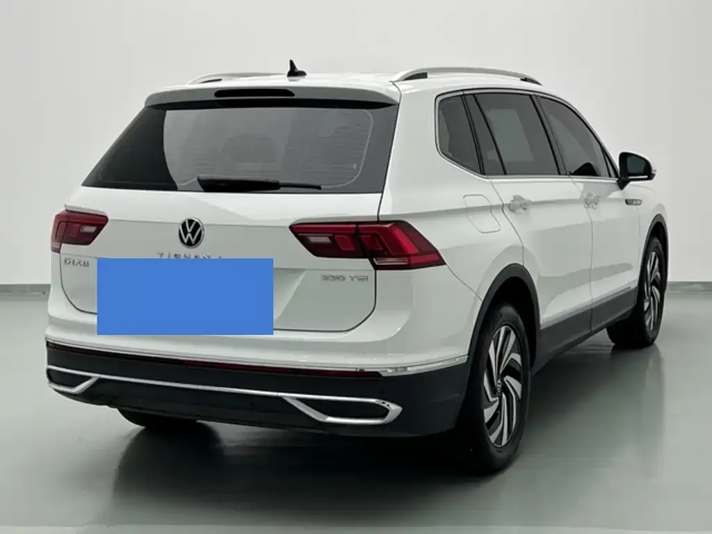 Volkswagen Tiguan L — фото 9