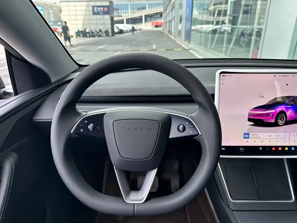 Tesla Model Y — фото 2