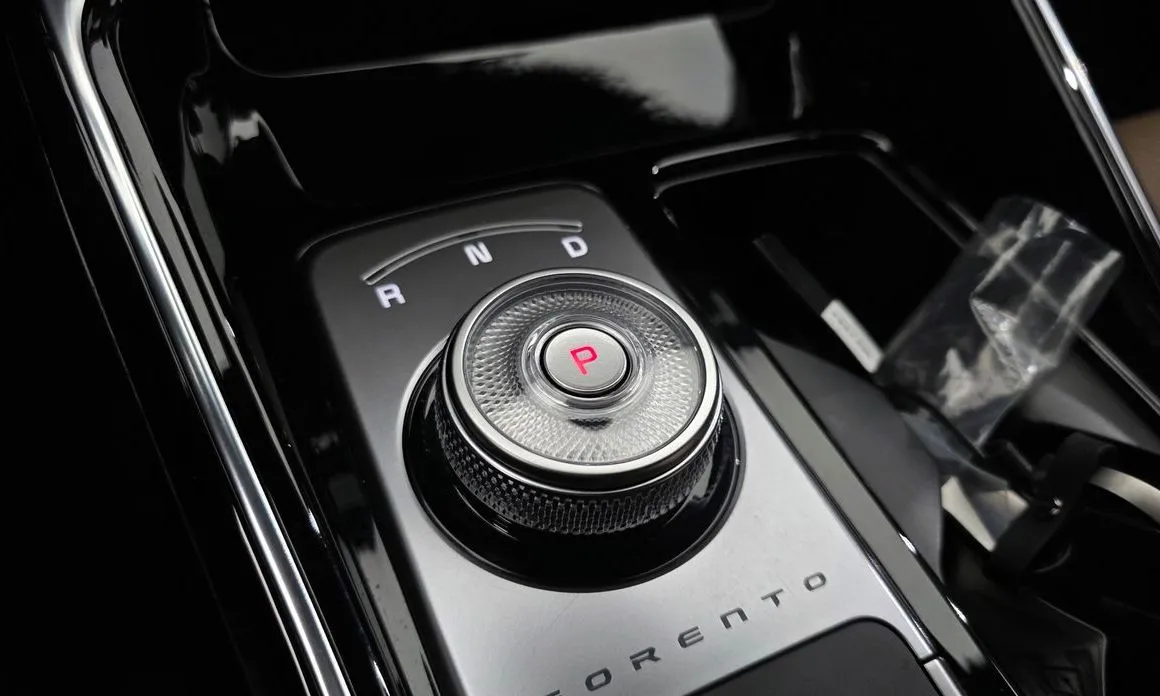 Kia Sorento — фото 6