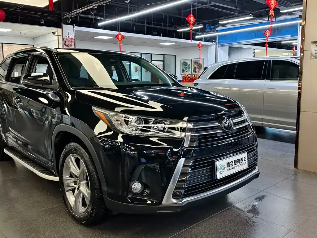 Toyota Highlander — фото 7