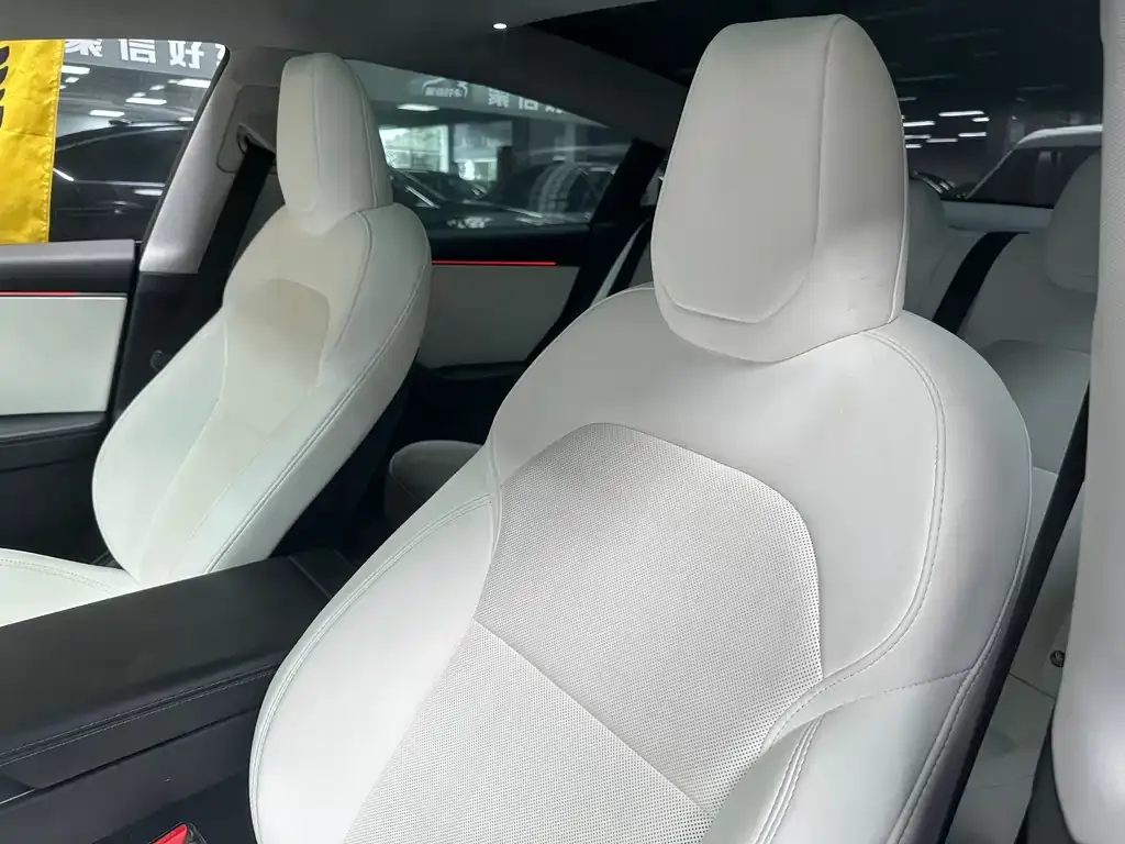 Tesla Model 3 — фото 10