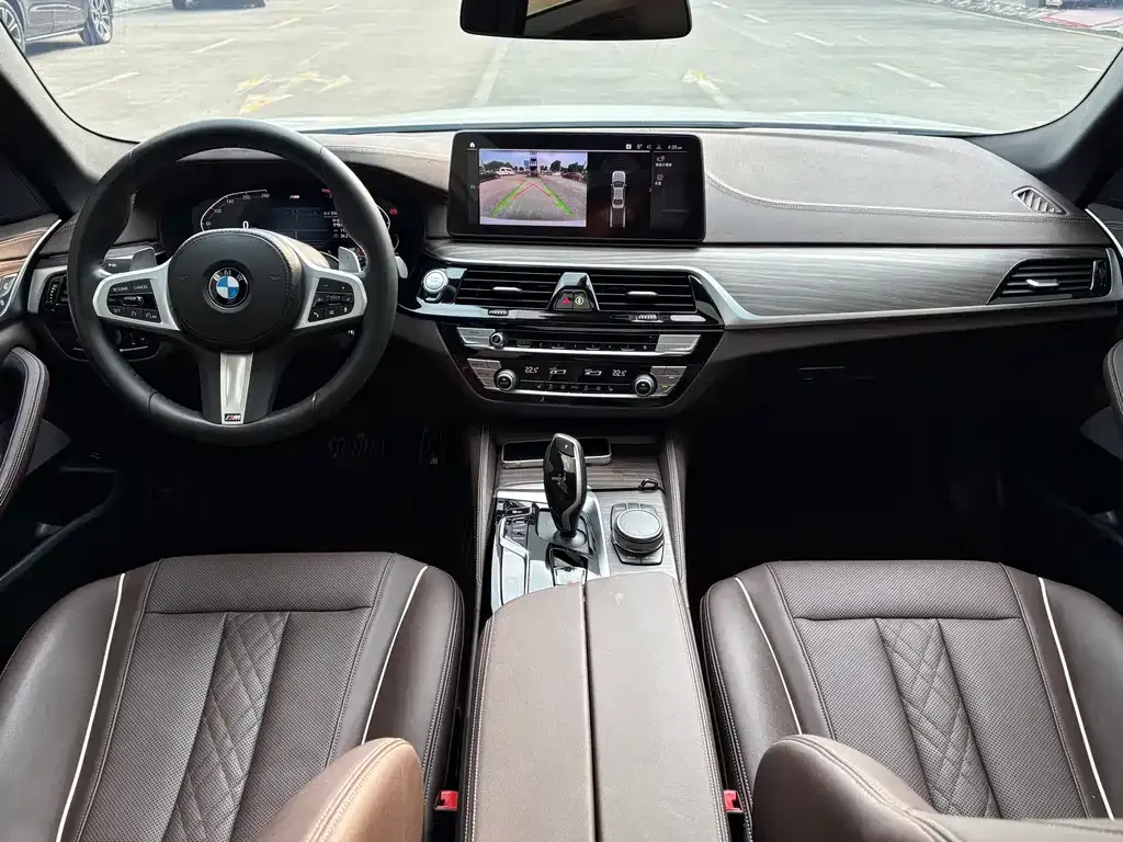 BMW 5 Series — фото 10