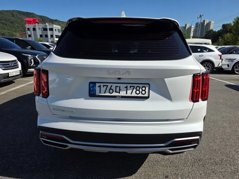 Kia Sorento — фото 6