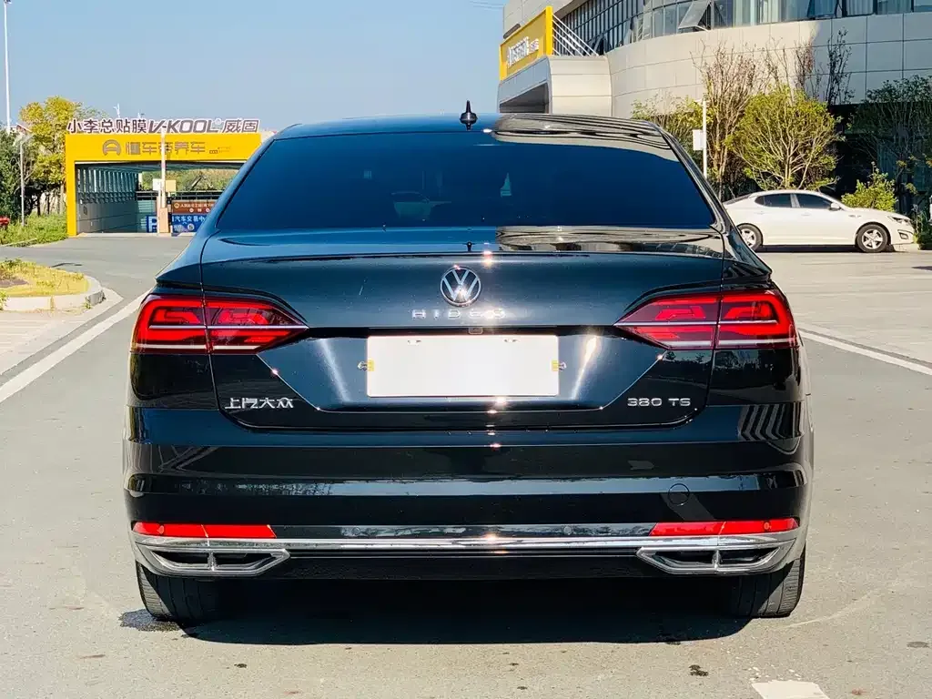 Volkswagen Phideon — фото 7