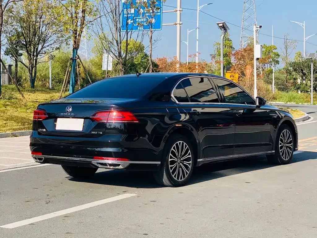 Volkswagen Phideon — фото 5