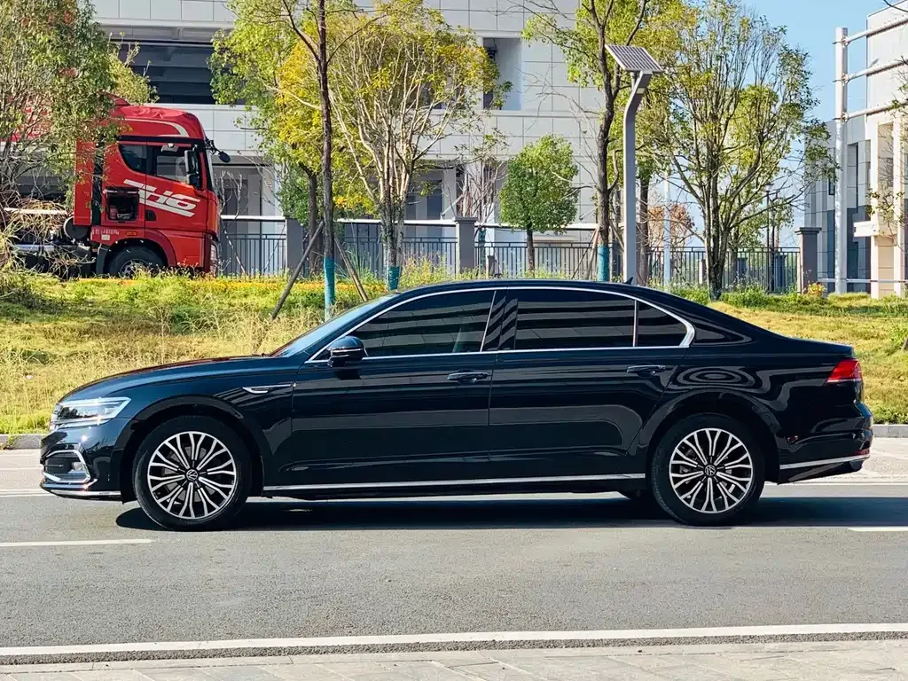 Volkswagen Phideon — фото 9