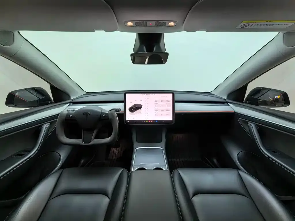 Tesla Model Y — фото 6