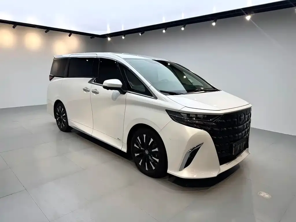 Toyota Alphard — фото 2