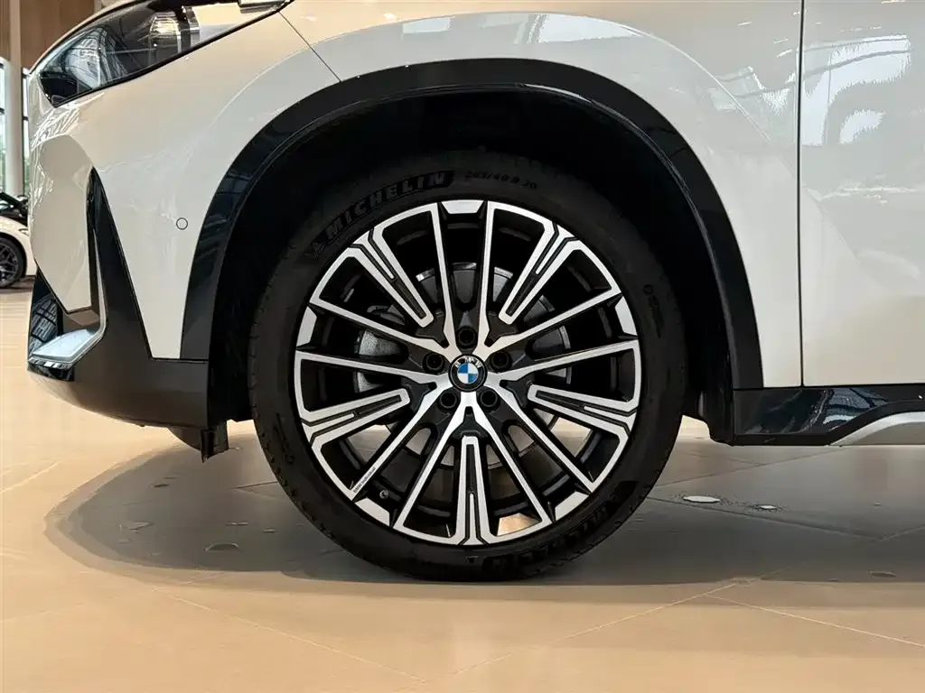 BMW X1 — фото 5
