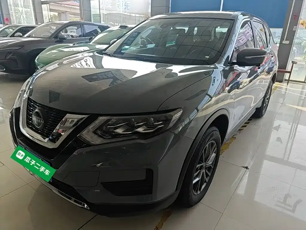 Nissan X-Trail — фото 1