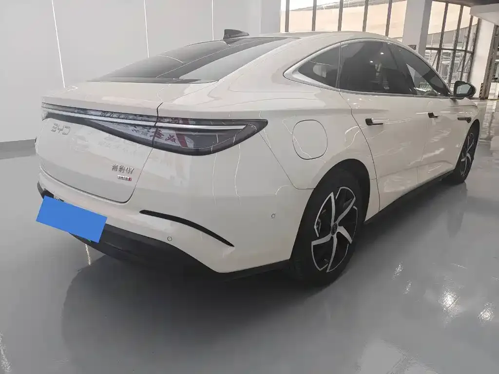 BYD Seal 07 DM-i — фото 3