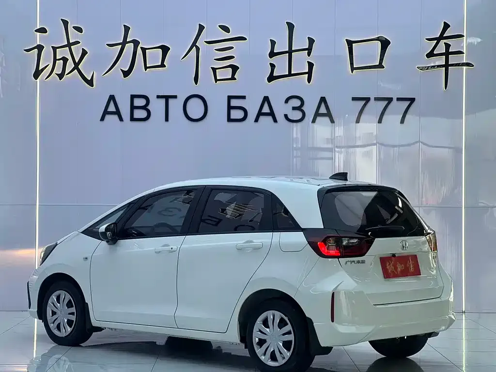 Honda Fit — фото 3