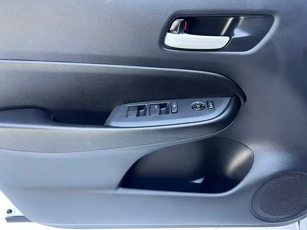 Honda Fit — фото 9