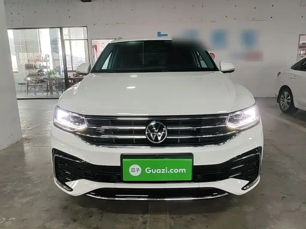 Volkswagen Tiguan L — фото 6