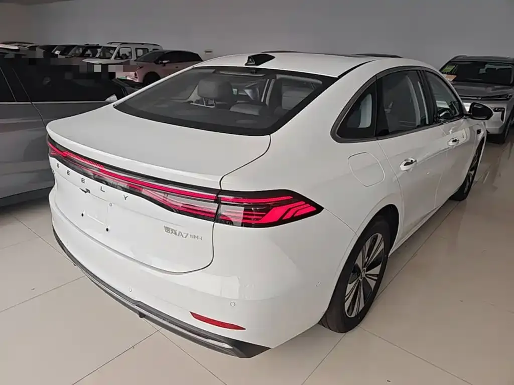Geely Galaxy A7 EM — фото 9