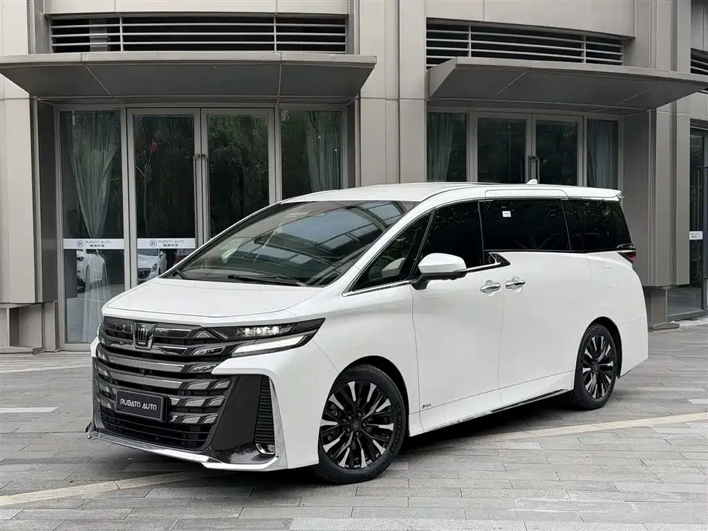 Toyota Vellfire — фото 1