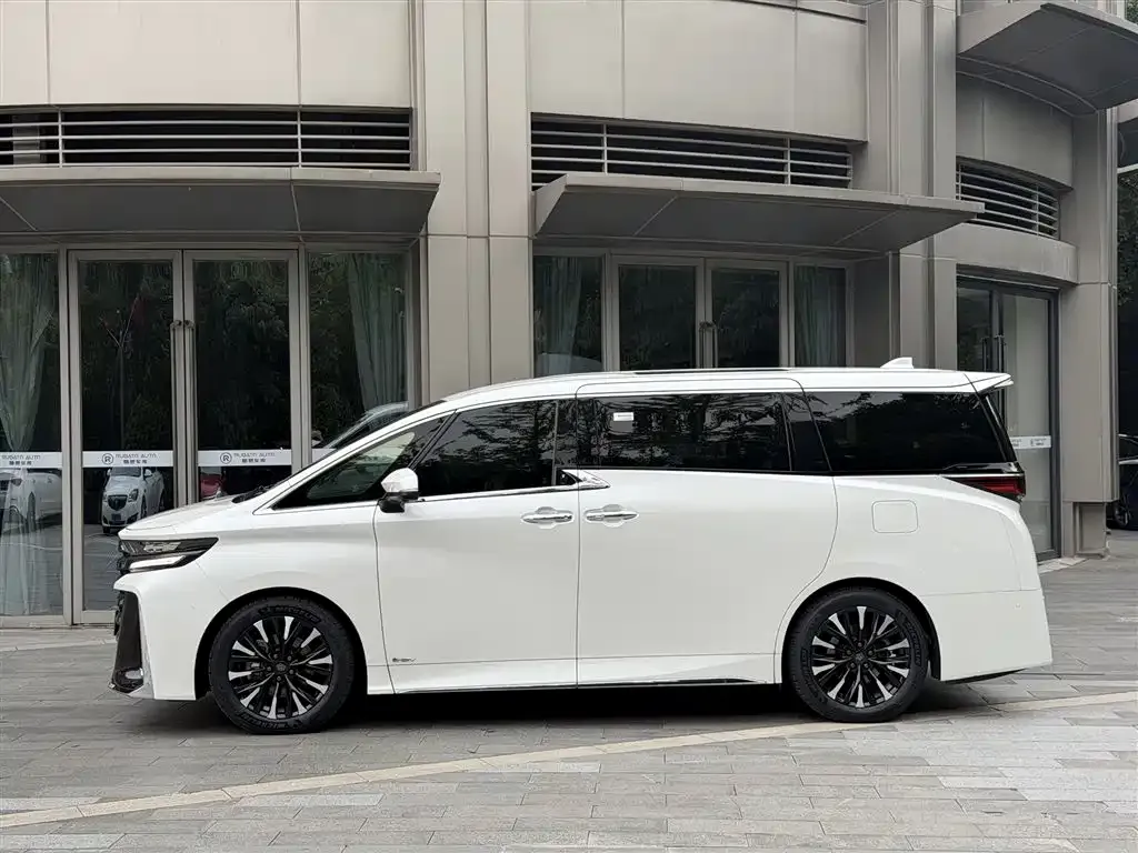 Toyota Vellfire — фото 5