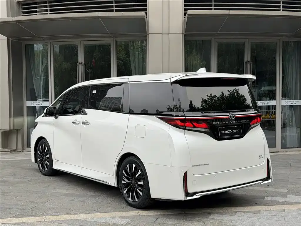 Toyota Vellfire — фото 4