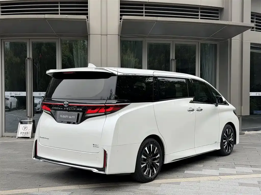 Toyota Vellfire — фото 2