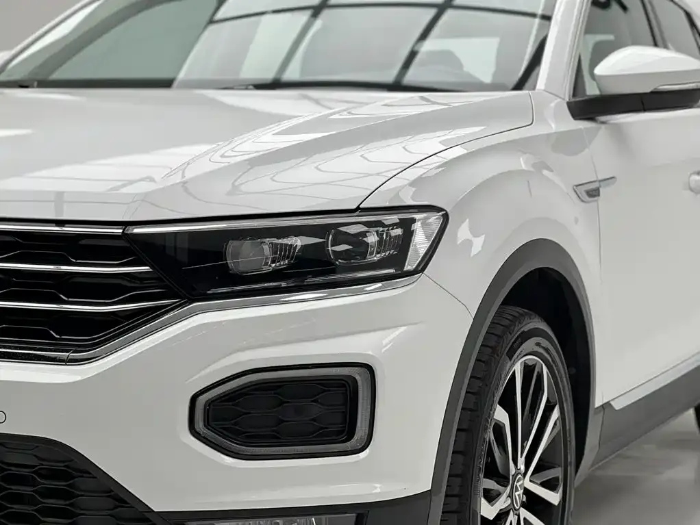 Volkswagen T-Roc — фото 2