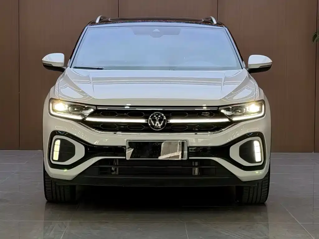Volkswagen T-Roc — фото 6