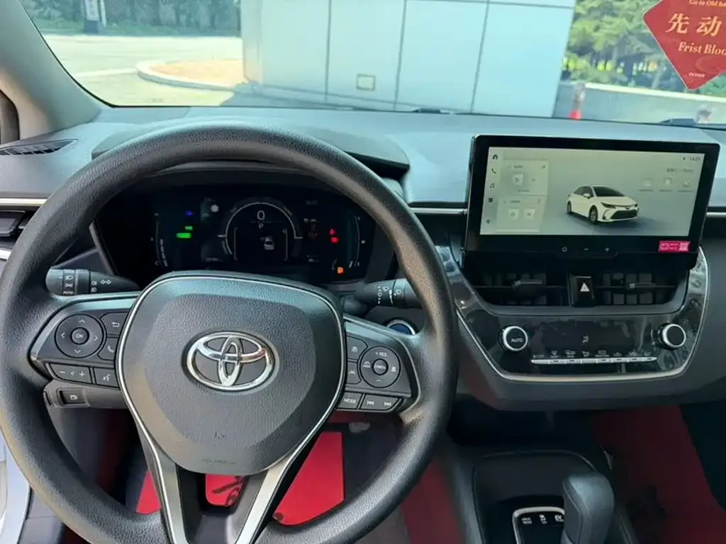 Toyota Corolla — фото 4