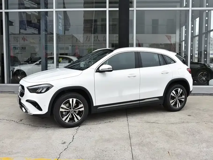 Mercedes-Benz GLA — фото 1