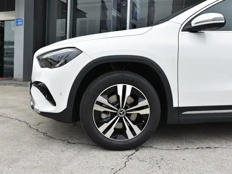Mercedes-Benz GLA — фото 7