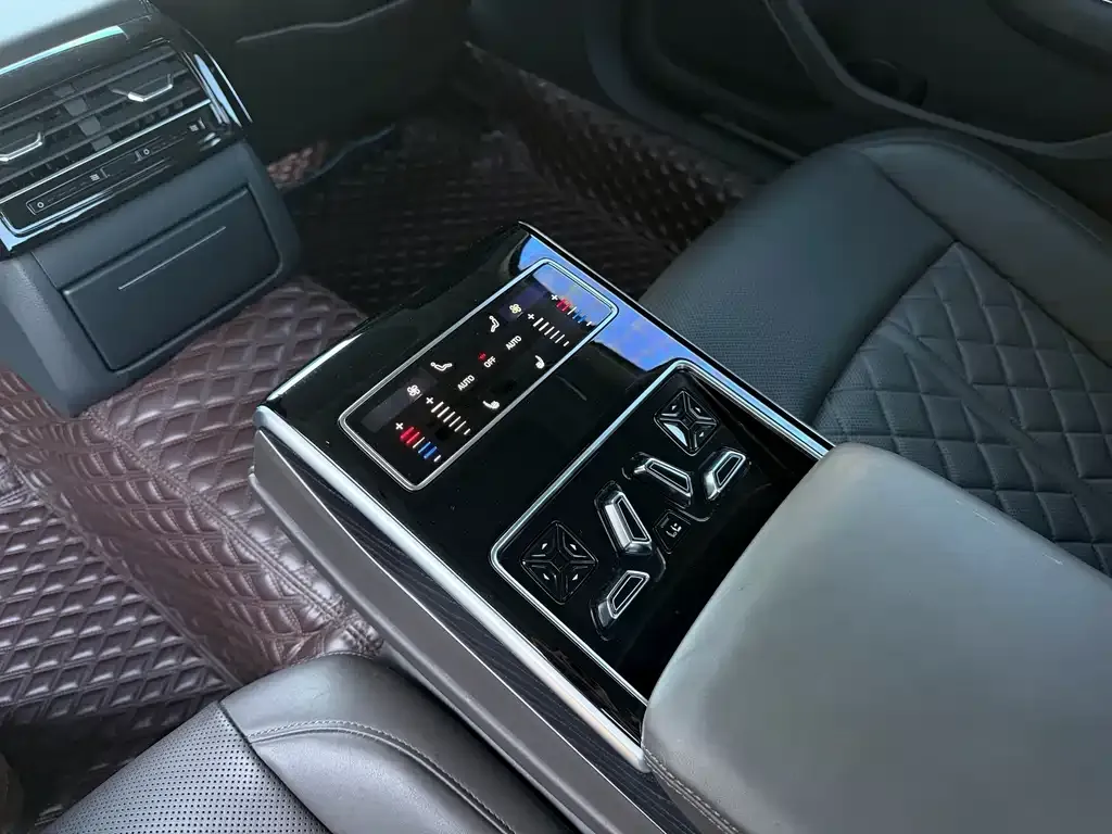 Audi A8 — фото 8