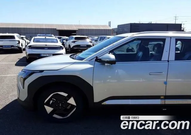 Kia EV3 — фото 7