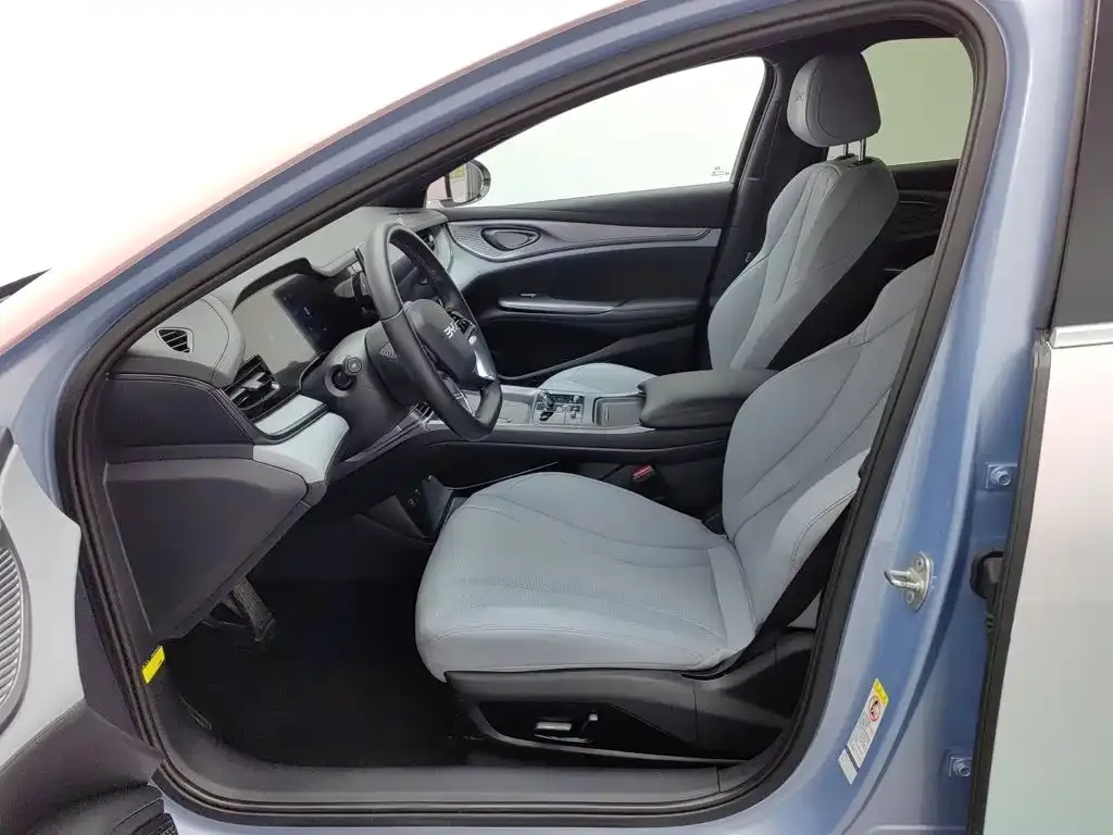 BYD Seal — фото 10