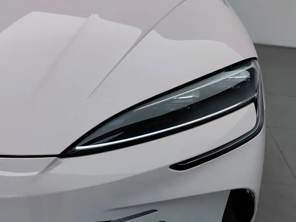 BYD Seal — фото 2