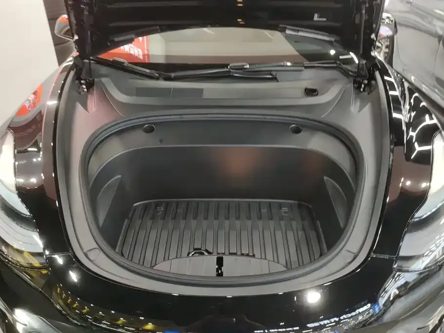Tesla Model 3 — фото 10