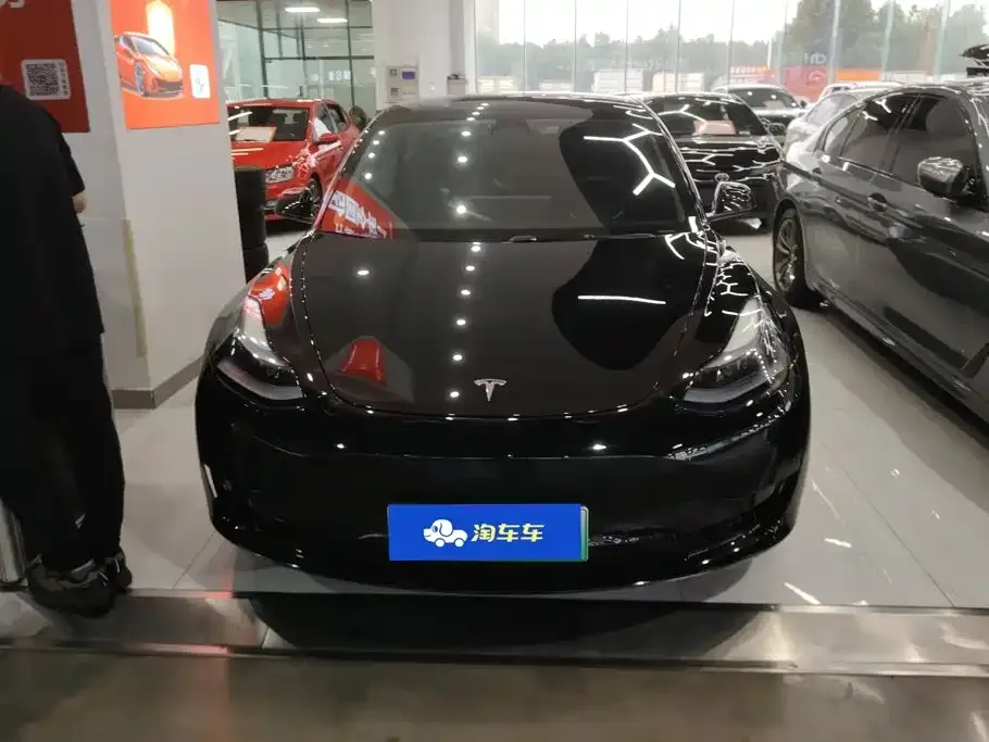 Tesla Model 3 — фото 5