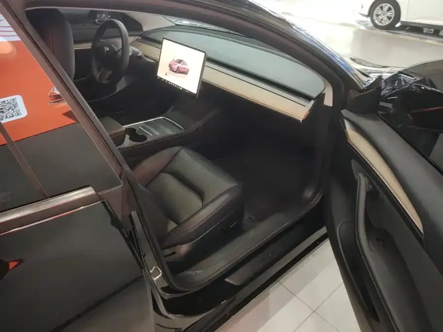Tesla Model 3 — фото 6