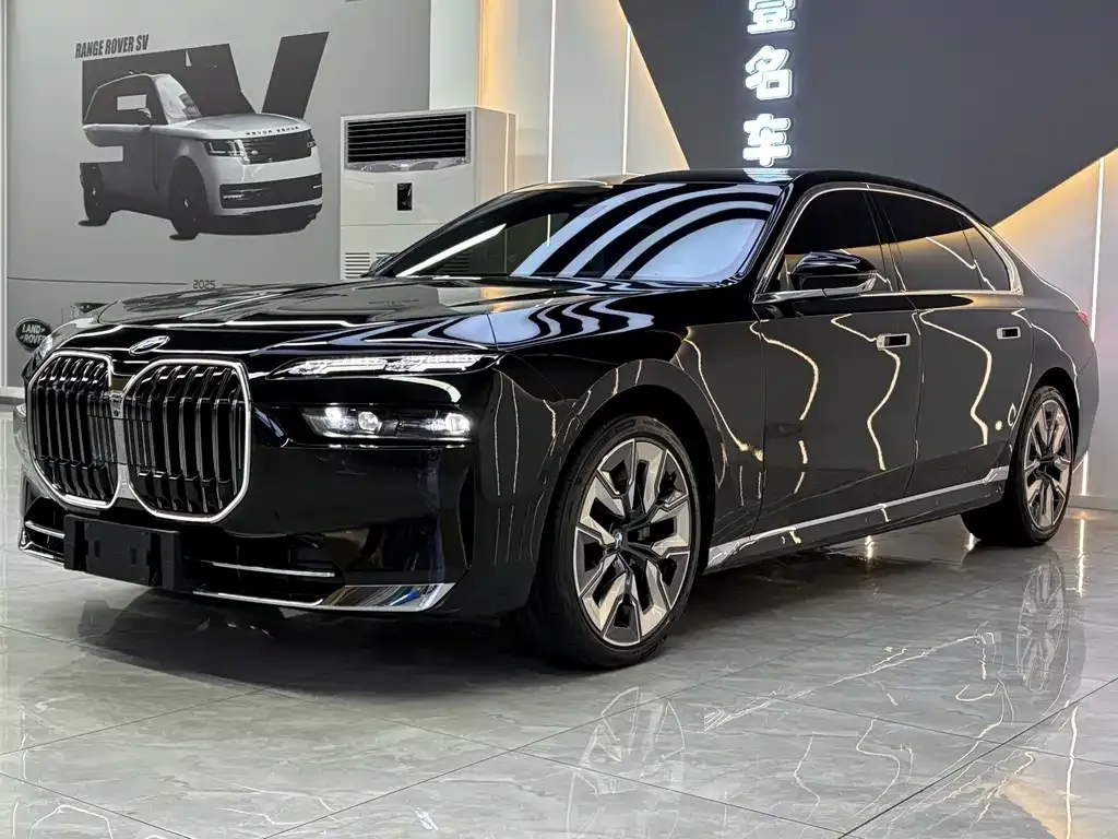 BMW 7 Series — фото 1