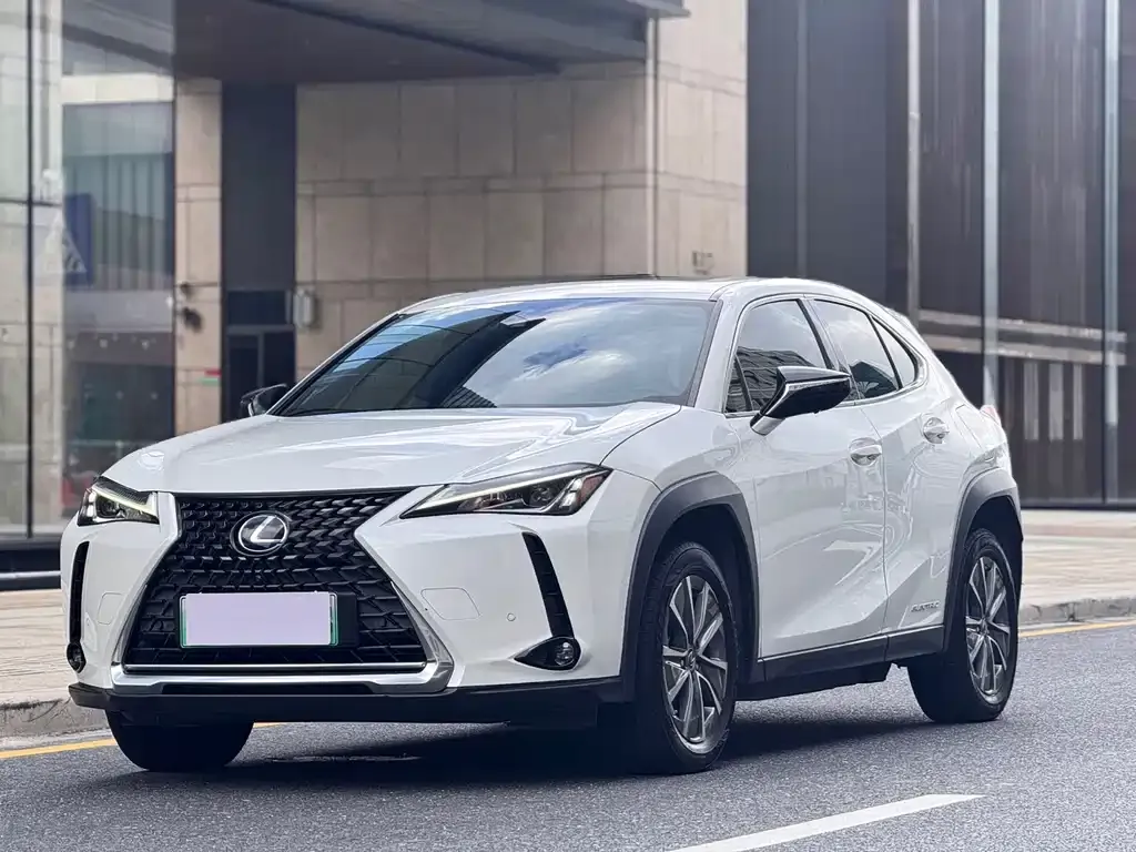 Lexus UX New Energy — фото 1