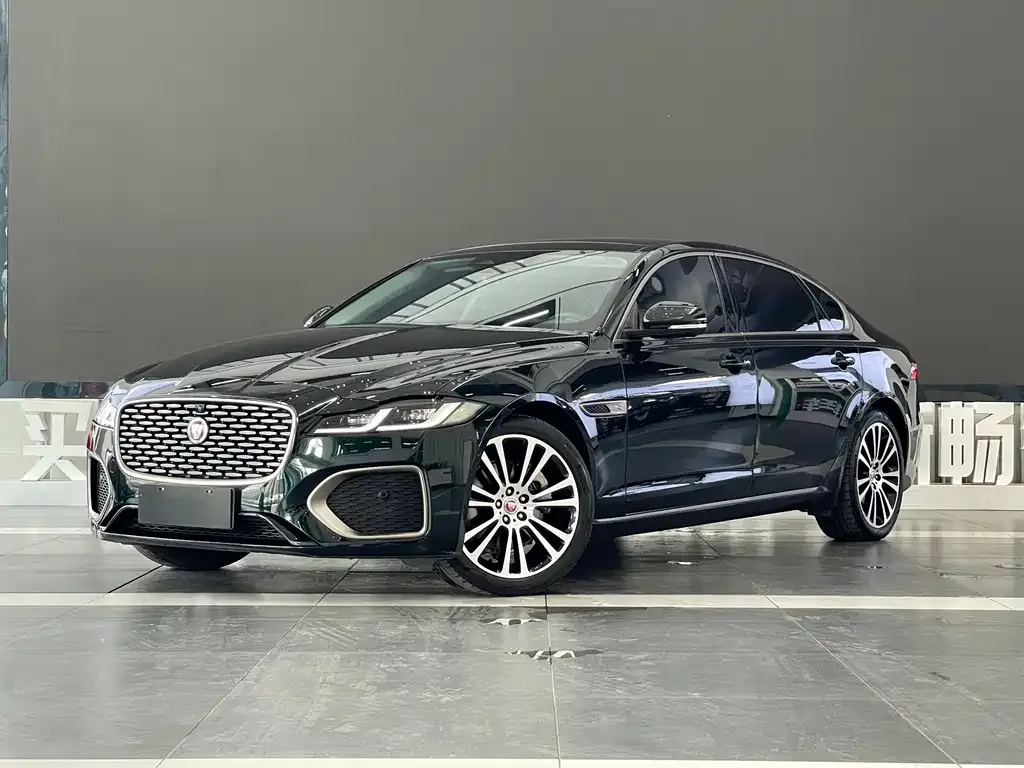Jaguar XFL — фото 1
