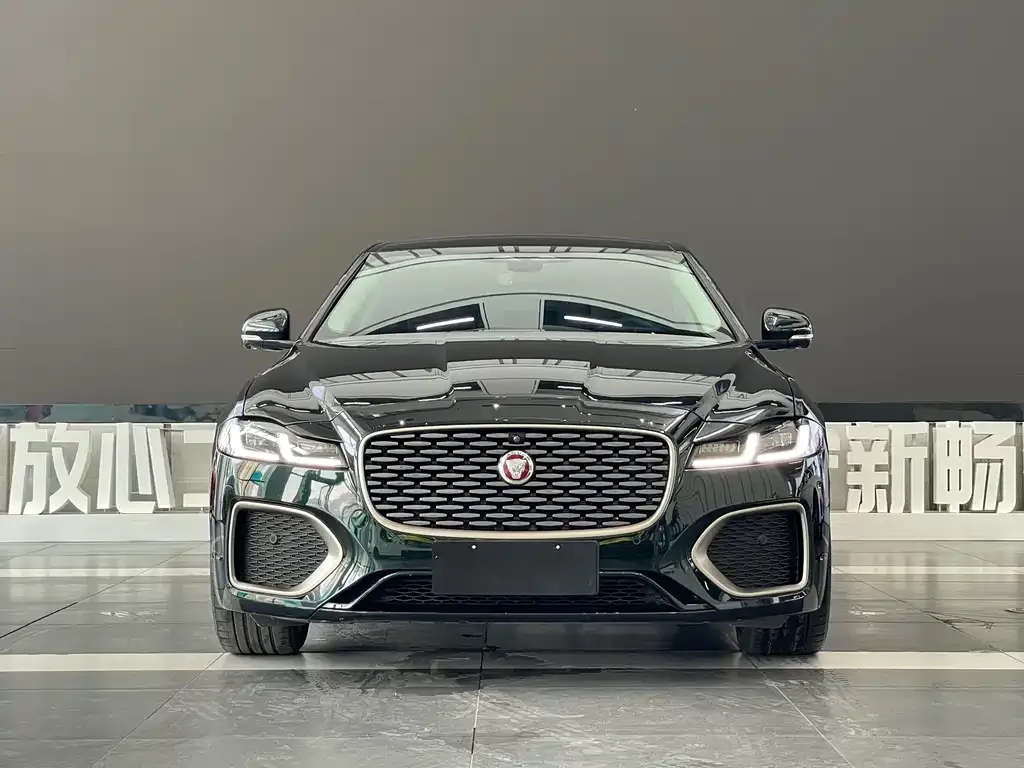 Jaguar XFL — фото 10