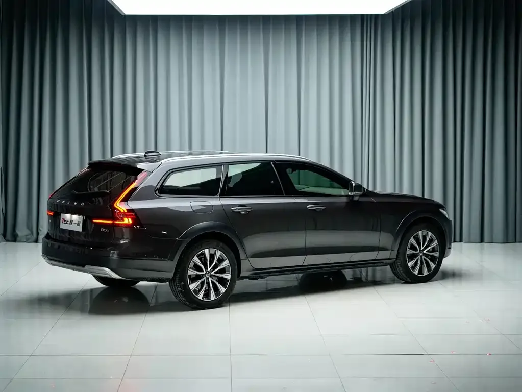 Volvo V90 — фото 10