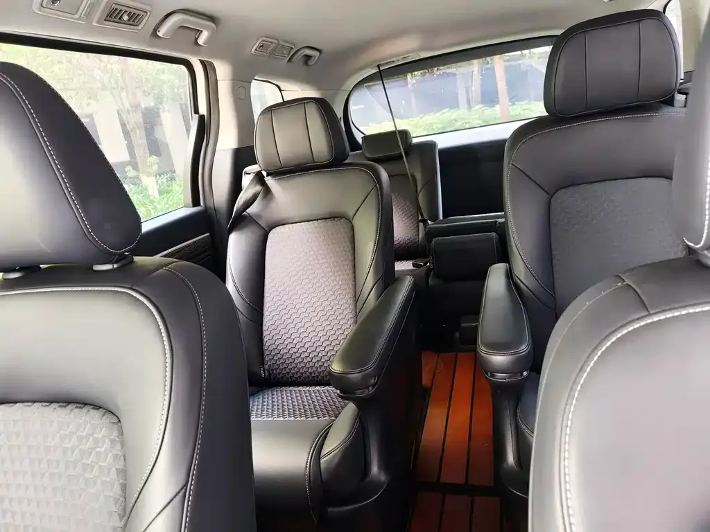 GAC Motor Trumpchi M8 — фото 3