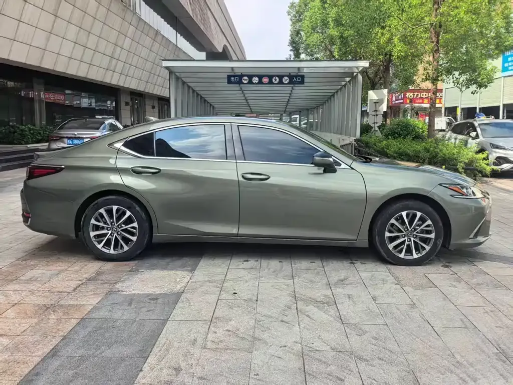 Lexus ES — фото 2
