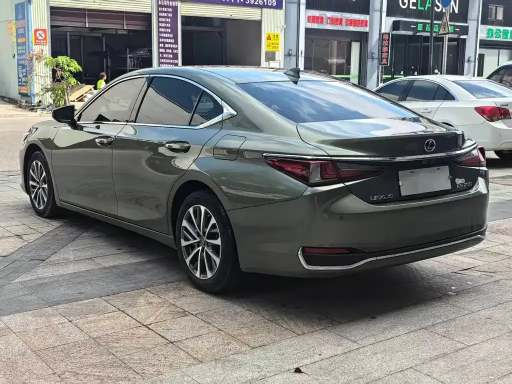 Lexus ES — фото 9