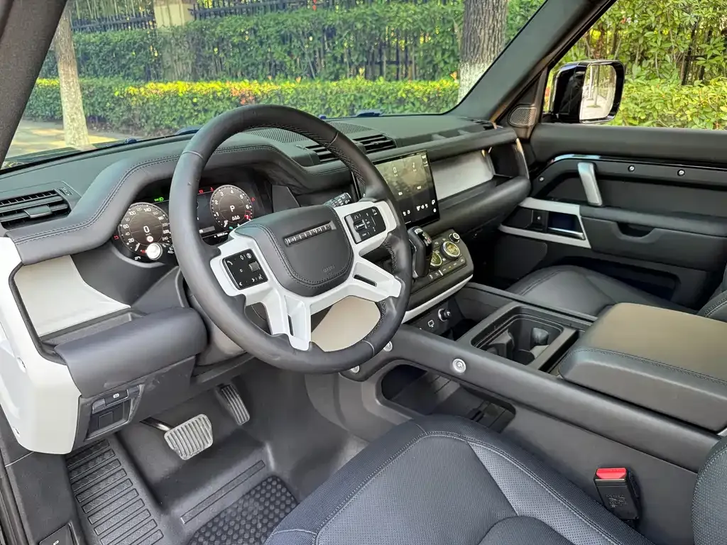 Land Rover Defender — фото 6