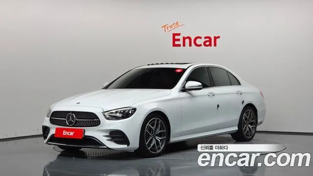 Mercedes-Benz E-Class — фото 1