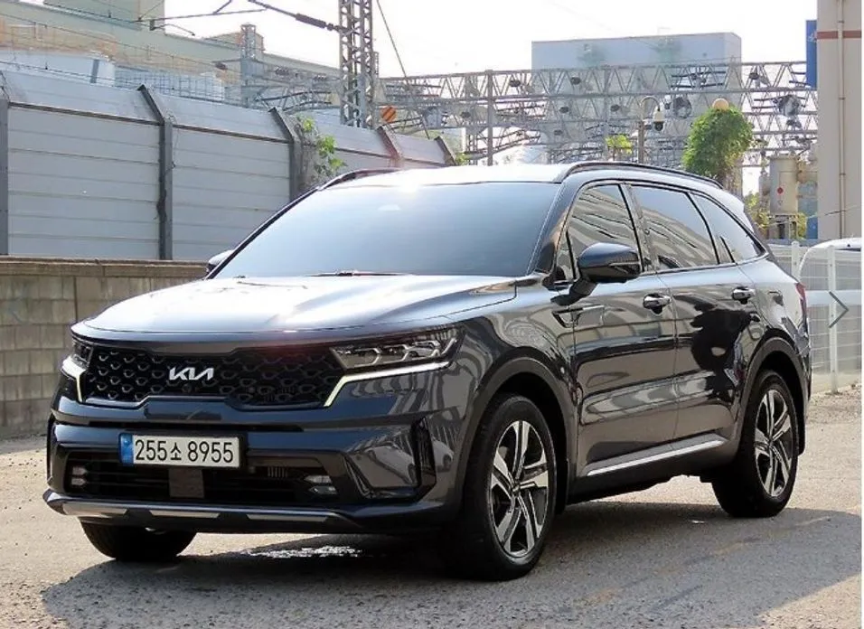 Kia Sorento — фото 5