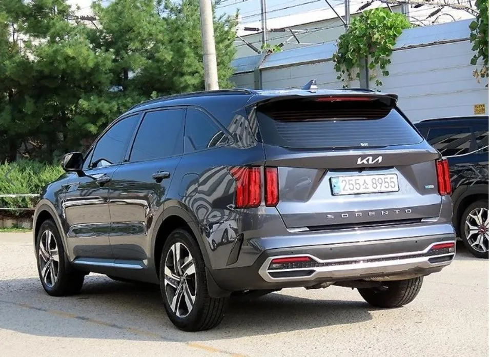 Kia Sorento — фото 8