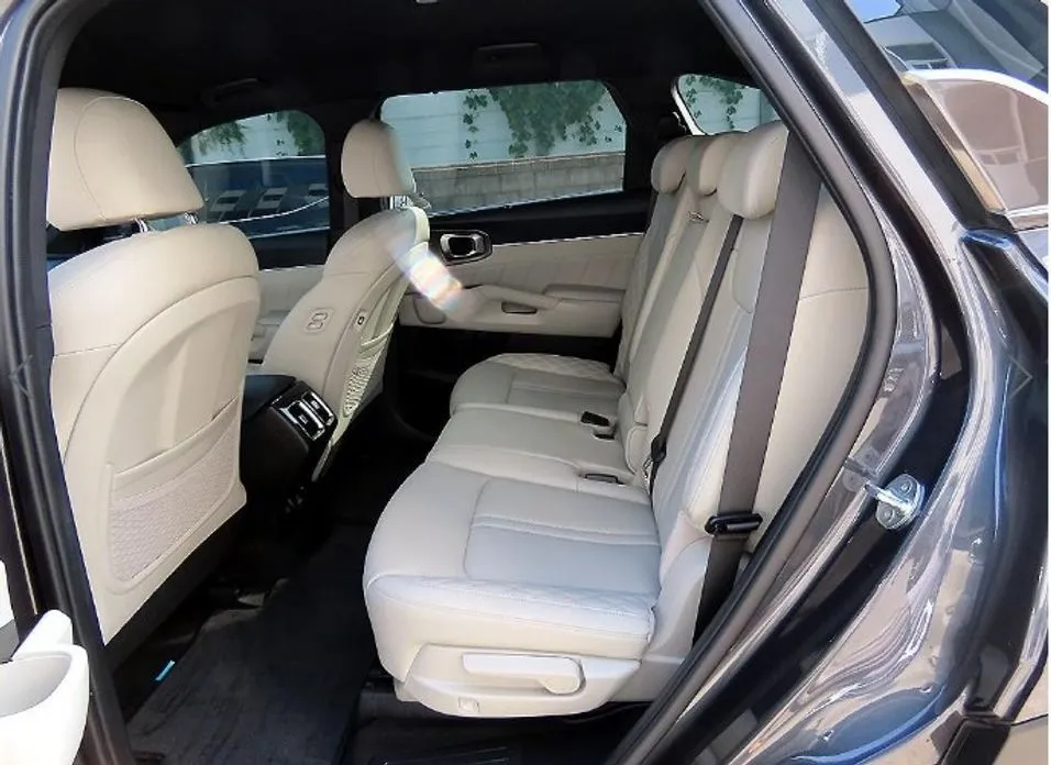 Kia Sorento — фото 6