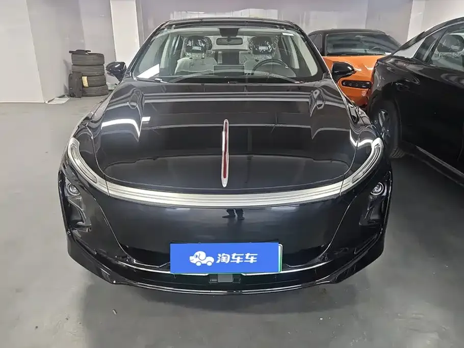 Hongqi E-QM5 — фото 10