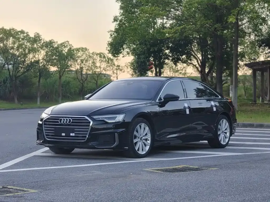 Audi A6L — фото 1